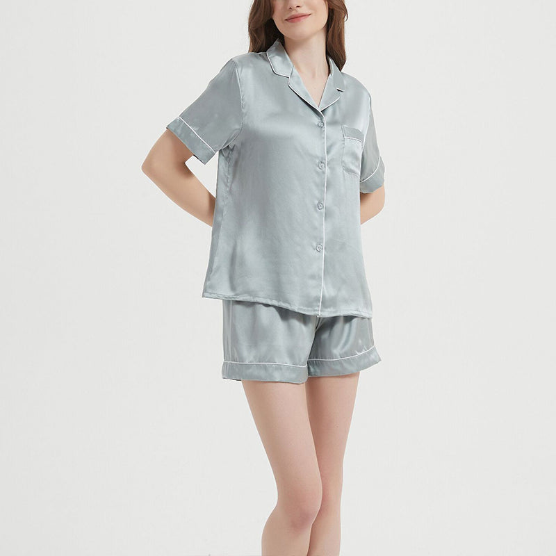 Comfortable Silk Pajama Set With Short Sleeves And Shorts