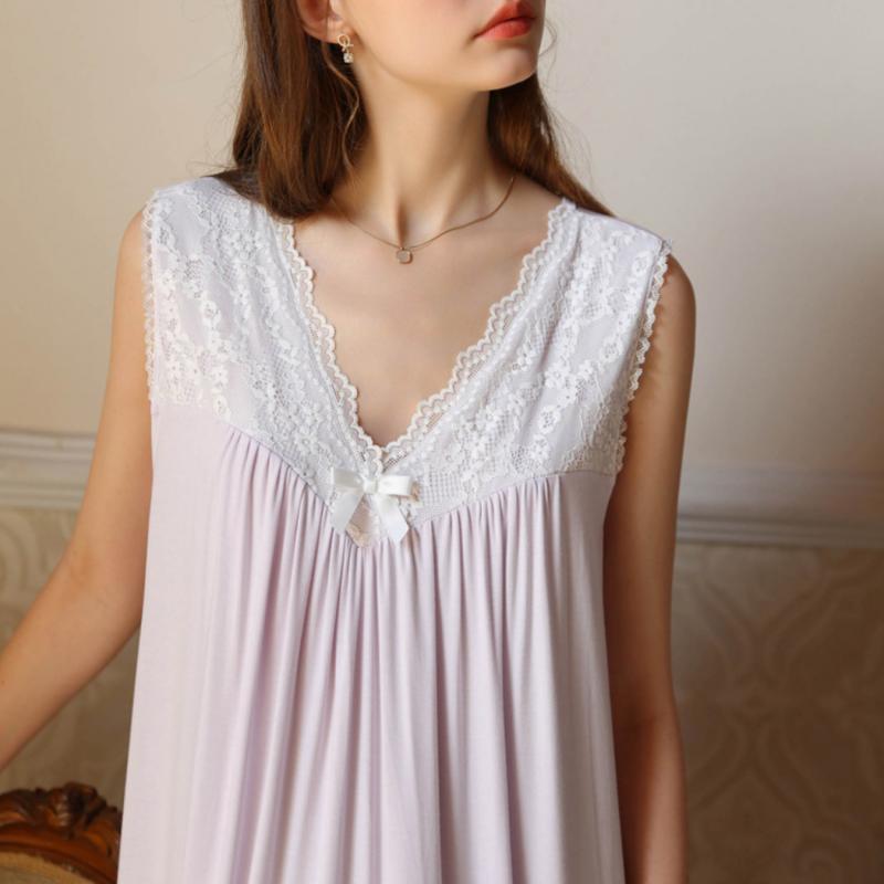 Elegant French Sleeveless Nightdress