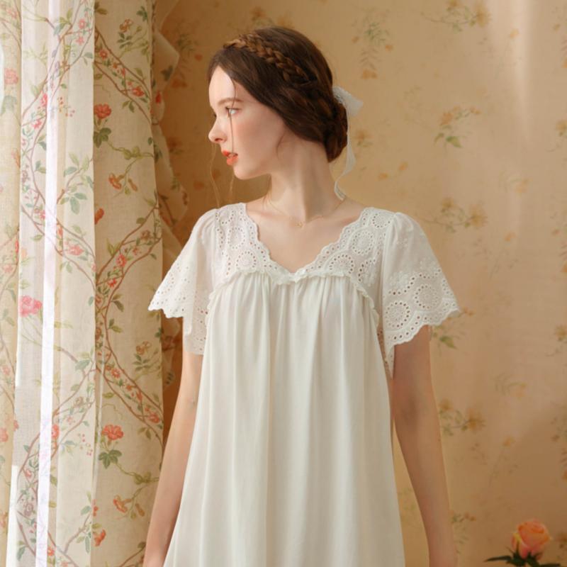 French Sweet Lace Short-Sleeved Nightdress