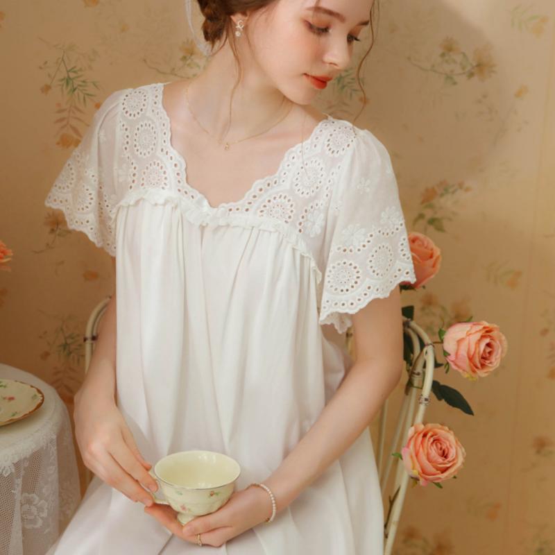 French Sweet Lace Short-Sleeved Nightdress