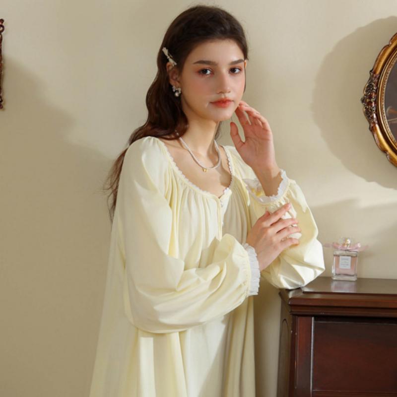 French Simple Long-Sleeved Nightdress