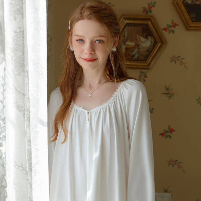 French Simple Long-Sleeved Nightdress