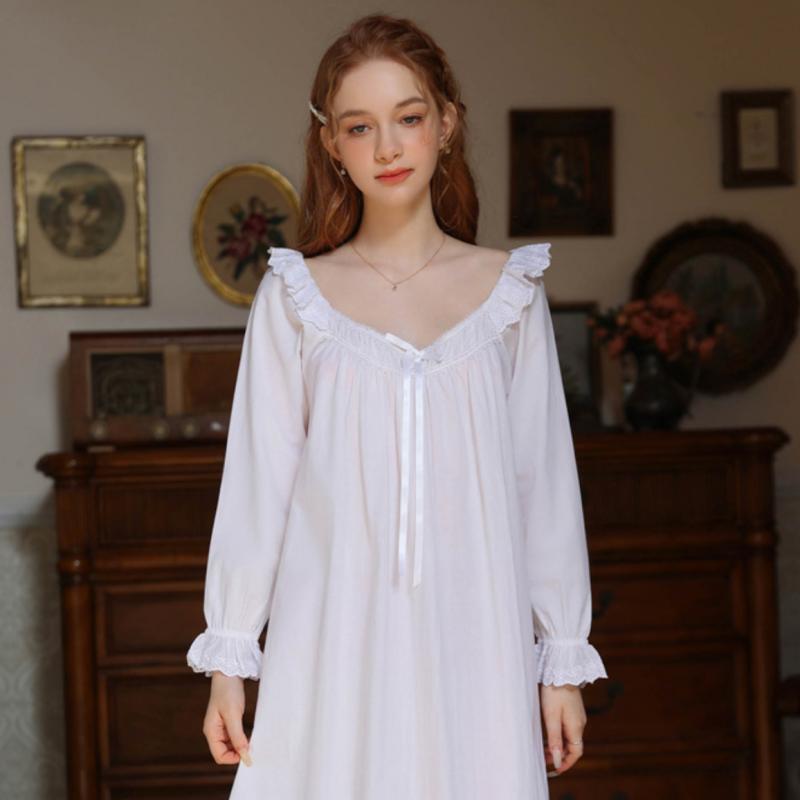 French Sweet Long Sleeved Nightdress