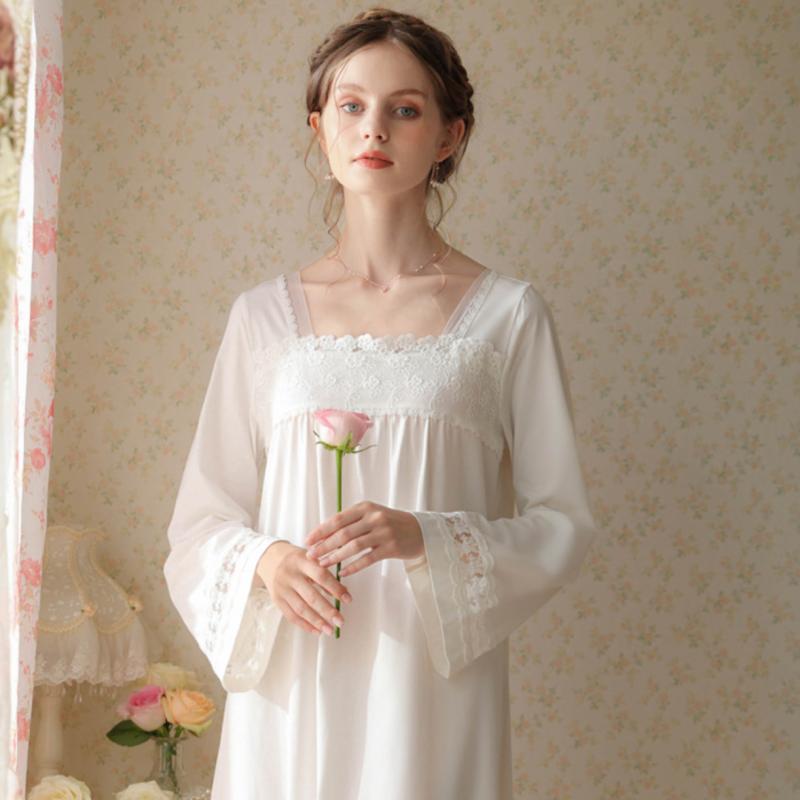 Vintage Lace Square Collar Long-Sleeved Nightdress