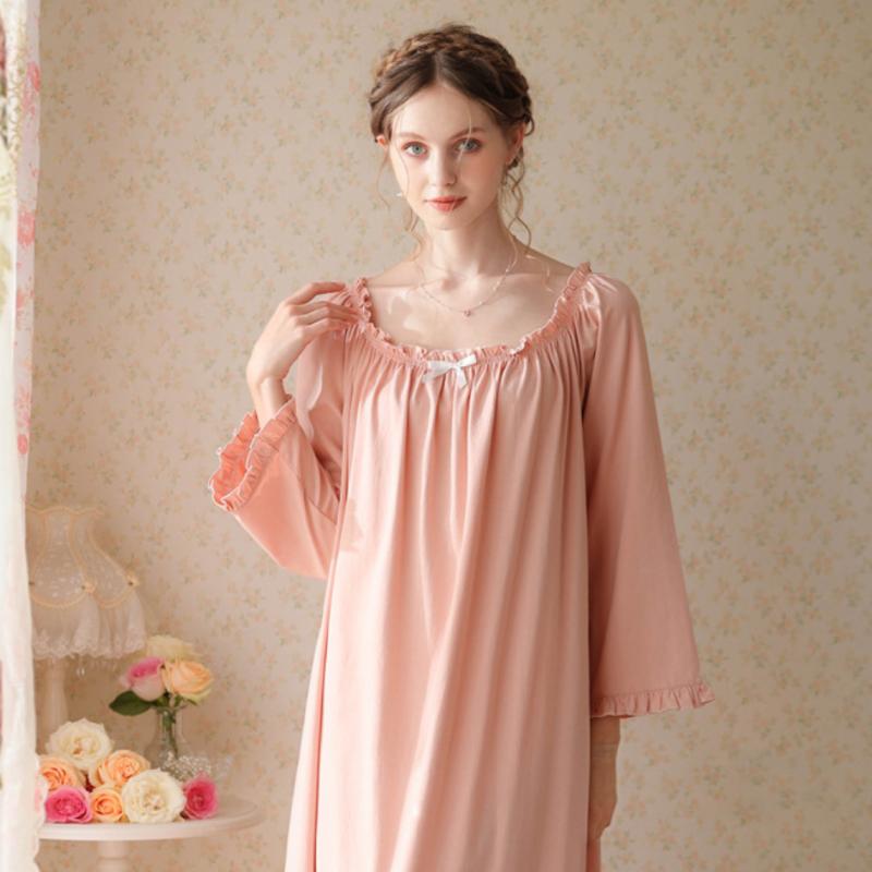 French Crew-Neck Long-Sleeved Nightdress