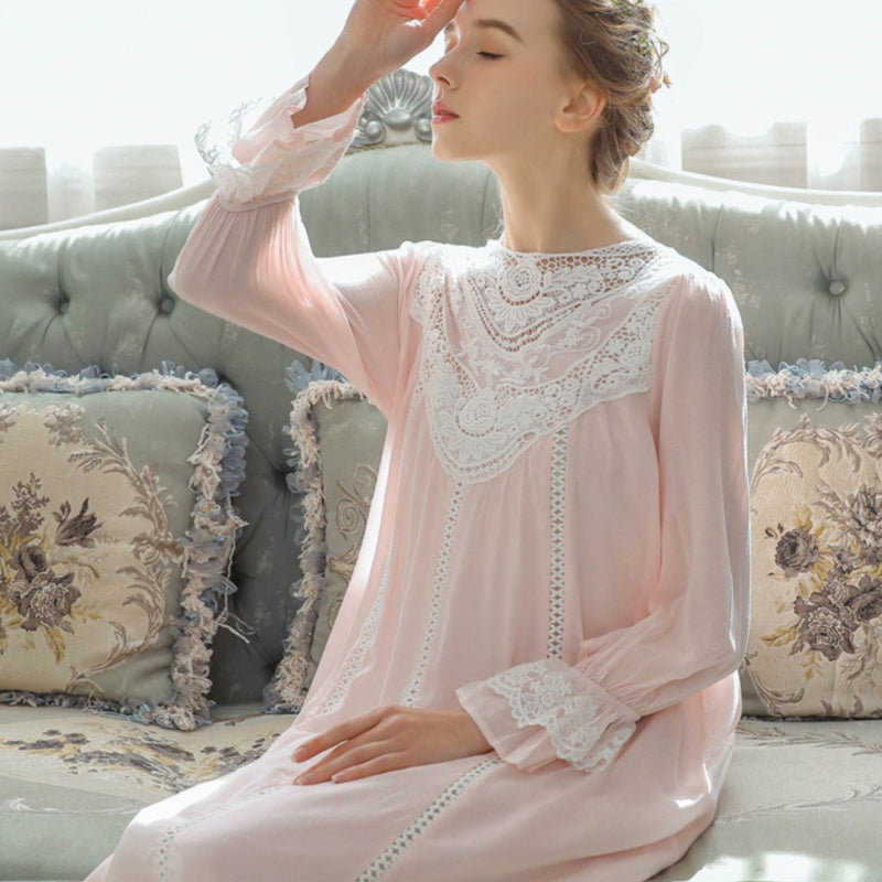 Palace Style Floral Lace Long-Sleeved Nightdress