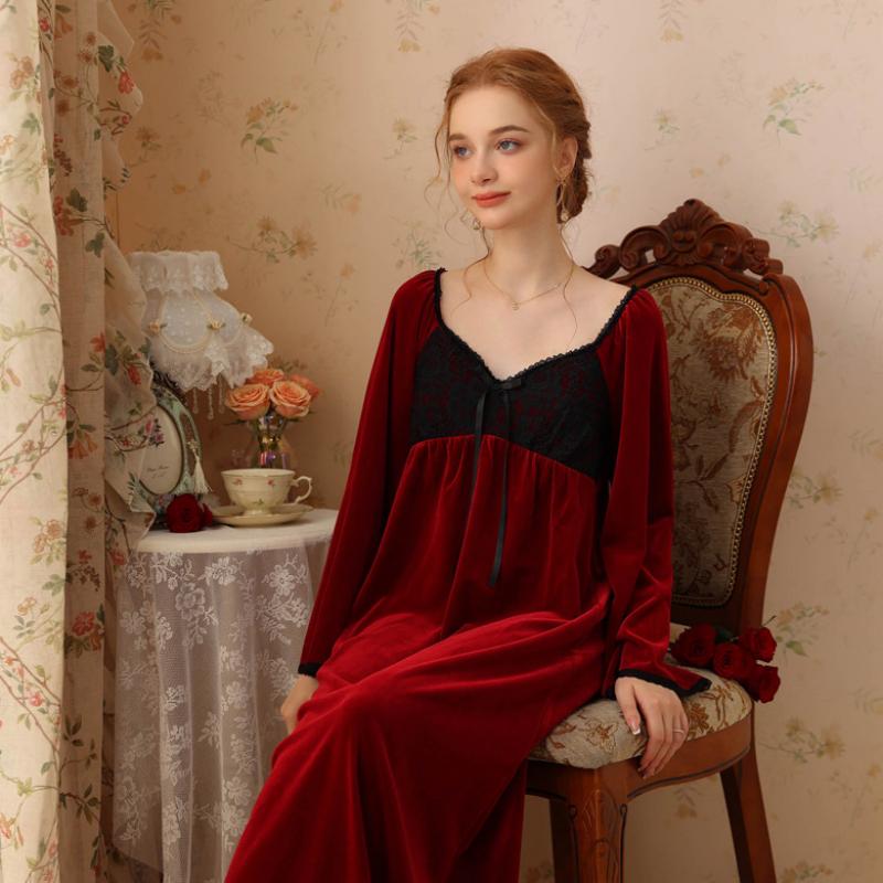 Courtly Lace Velvet Nightdress With Wide Sleeves