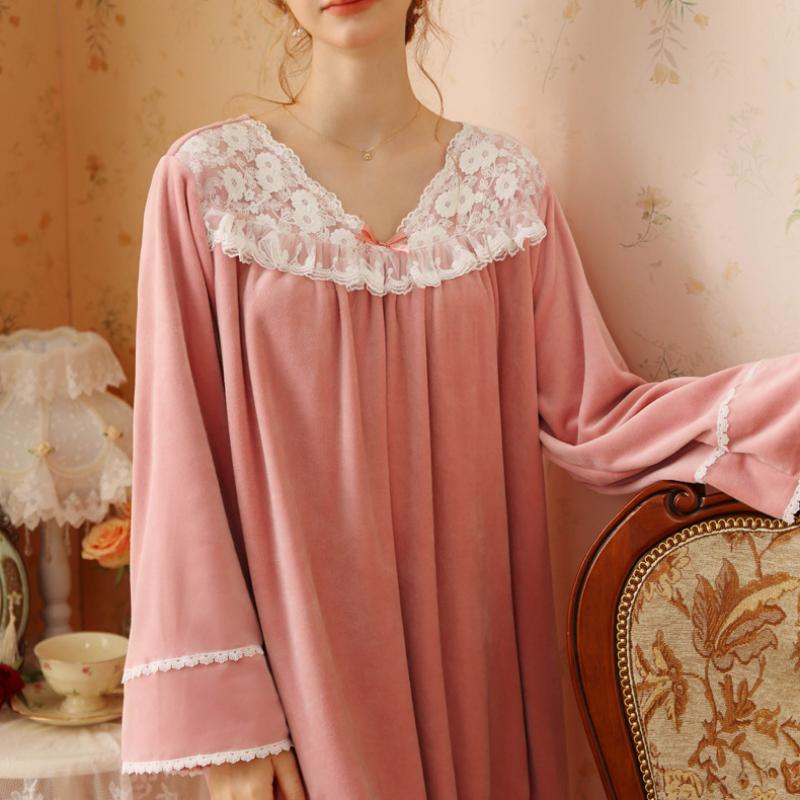 Cute Lace Warm Velvet Long Sleeve Nightdress