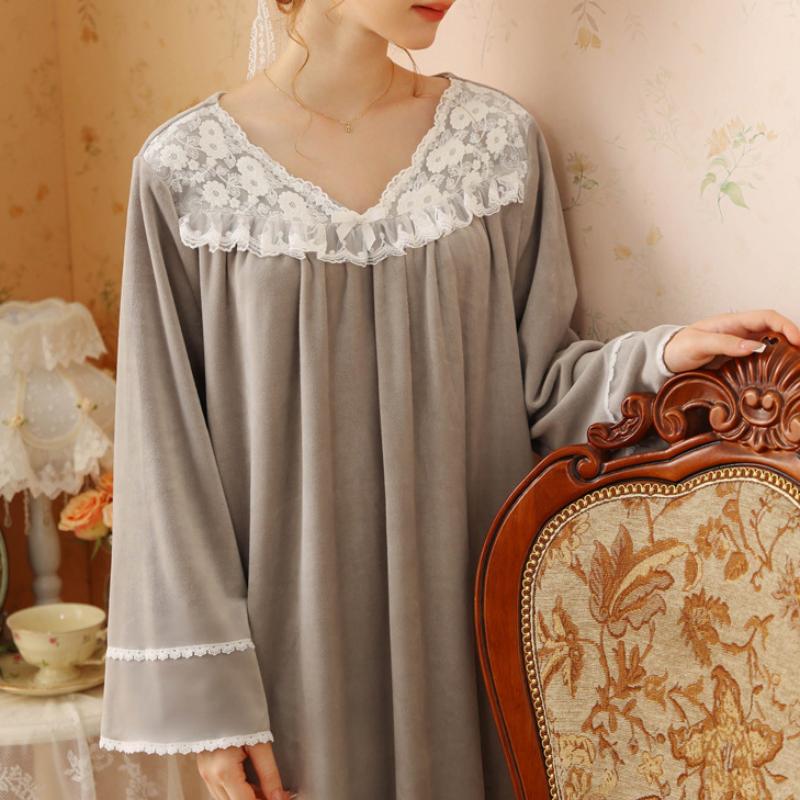 Cute Lace Warm Velvet Long Sleeve Nightdress