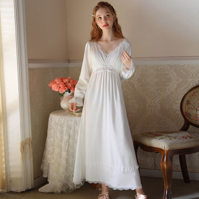 French Lace V-Neck Long-Sleeved Nightdress