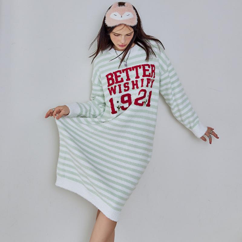 Light Green Stripe Letter Embroidery Half-Pile Flannel Pullover Long-Sleeved Nightdress