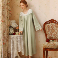 Cute Lace Warm Velvet Long Sleeve Nightdress