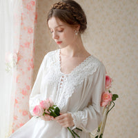 Royal Style Solid Color Lace V-Neck Long-Sleeved Nightdress