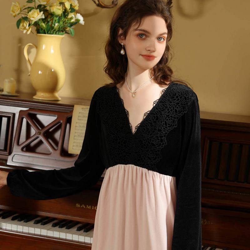 Elegant Princess Style V-Neck Velvet Long-Sleeved Nightdress