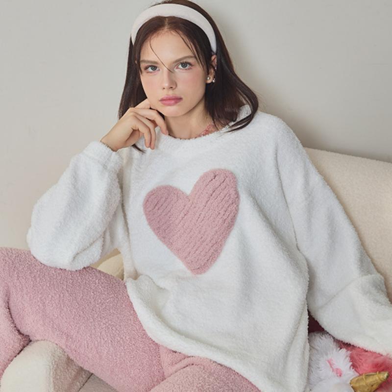 White Big Heart Half-Pile Flannel Pullover Long Sleeve Trousers Pajamas Set