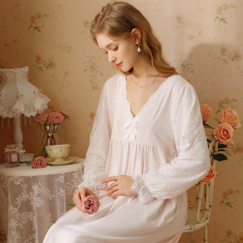 Solid Color Cotton Lace Mesh V-Neck Long-Sleeved Nightdress