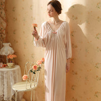 Pink V-Neck Velvet Long-Sleeved Nightdress