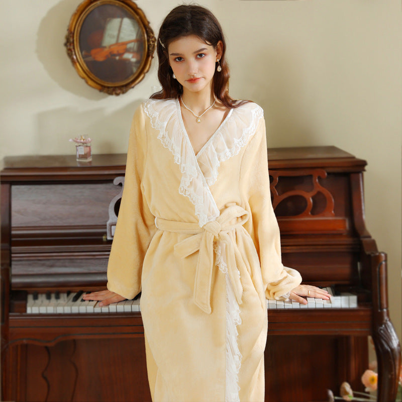 Vintage Courtly Velvet Long-Sleeved Robe