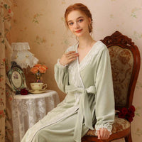 Vintage Courtly Velvet Long-Sleeved Robe