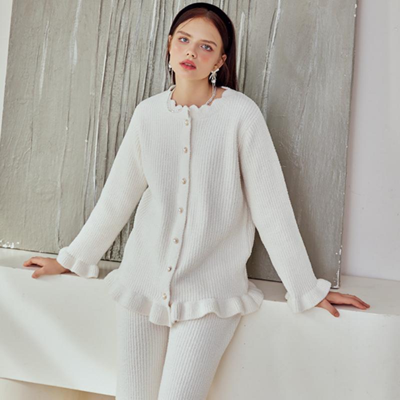 White Half-Pile Flannel Long Sleeve Trousers Pajamas Set