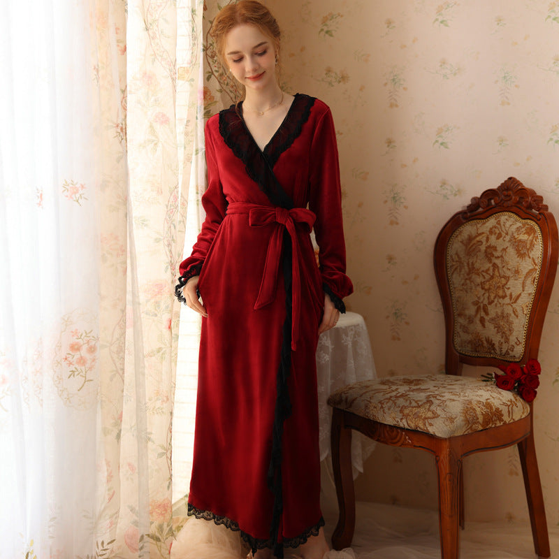 Vintage Courtly Velvet Long-Sleeved Robe