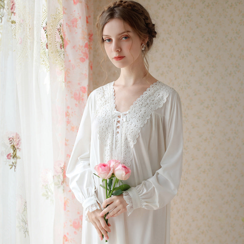 Royal Style Solid Color Lace V-Neck Long-Sleeved Nightdress