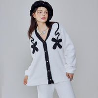 White Flower Half-Pile Flannel Long Sleeve Trousers Pajamas Set